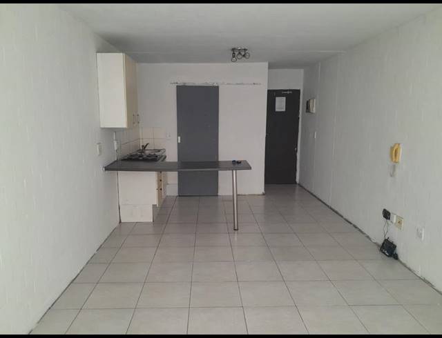 1 BEDROOM PROPERTY TO RENT IN WYNBERG